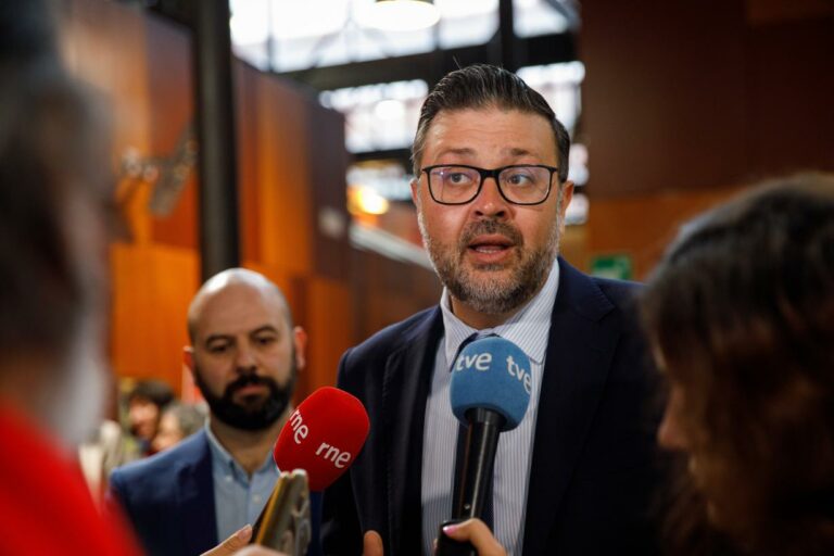 El Gobierno regional y la UCLM seguirán colaborando en el desarrollo de actividades de aprendizaje y servicio en el ámbito de la innovación e investigación educativa