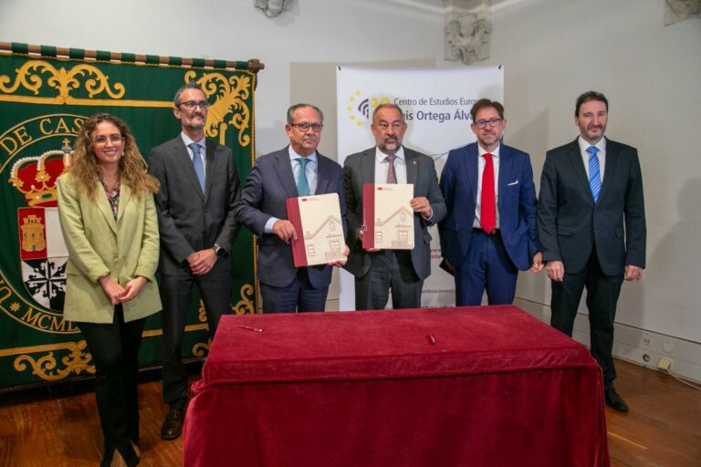 El Gobierno regional refuerza su liderazgo en ciberseguridad y digitalización con la firma de un convenio estratégico con la UCLM El Gobierno regional refuerza su liderazgo en ciberseguridad y digitalización con la firma de un convenio estratégico con la UCLM