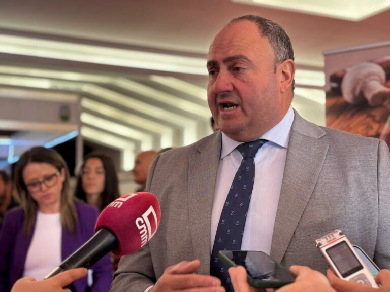 El Gobierno regional pagará este mes más de 432 millones a agricultores, ganaderos, industria agroalimentaria y al desarrollo rural El Gobierno regional pagará este mes más de 432 millones a agricultores, ganaderos, industria agroalimentaria y al desarrollo rural
