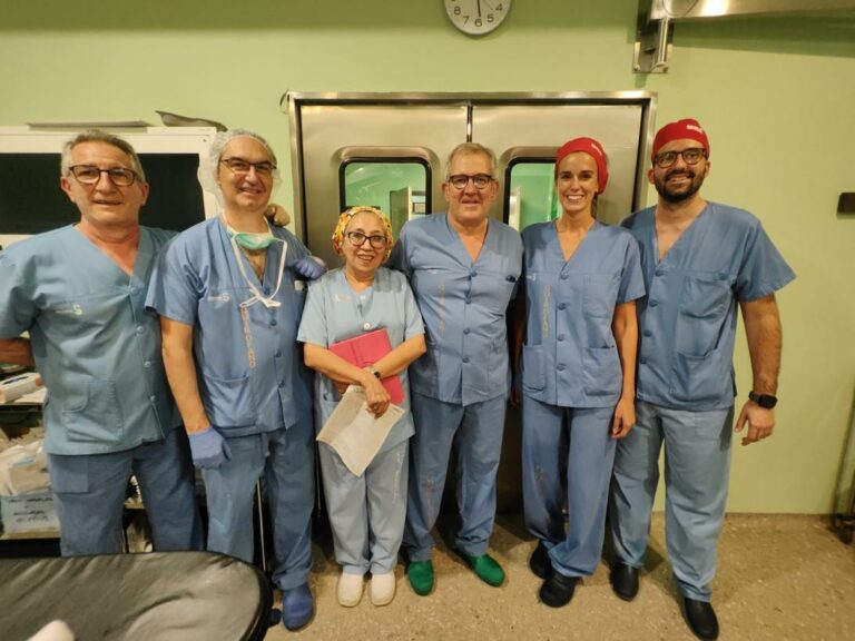 El Servicio de Traumatología del Hospital Universitario Mancha Centro incorpora a su cartera de servicios la cirugía endoscópica de columna