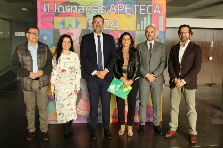 El Gobierno regional invierte 1.5 millones de euros destinados a la digitalización en materia de Formación Profesional de 67 CEPAS y 15 IES