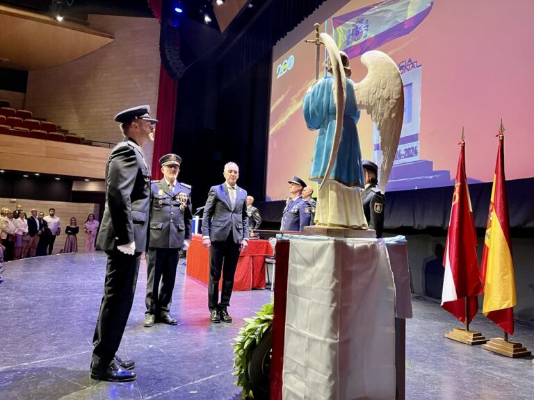 La Policía Nacional de Puertollano celebra su festividad devolviendo a la ciudad el cariño y apoyo recibidos