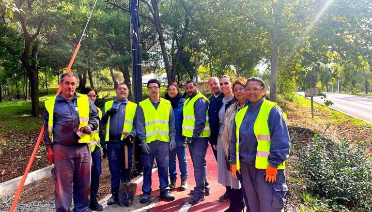 Puertollano: Trabajadores de «Recual» inician la pavimentación del camino peatonal en el entorno minero