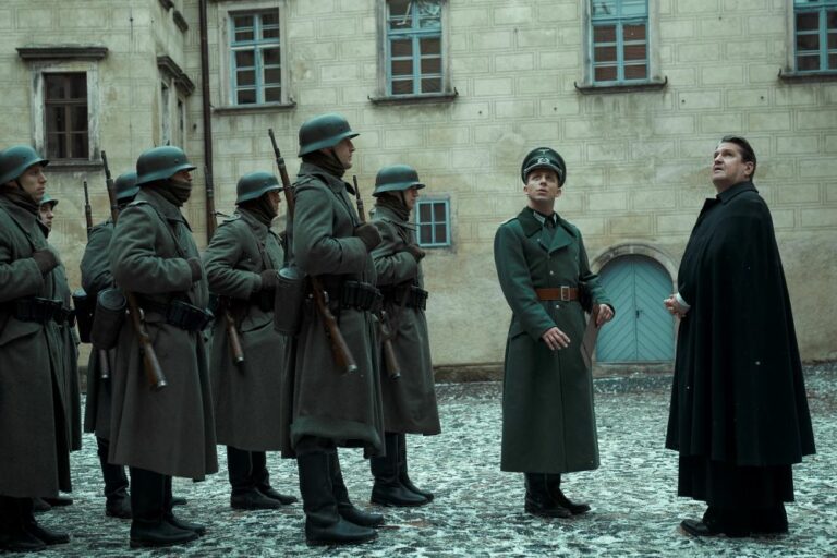 Alas blancas, dirigida por Marc Forster: Una increíble historia sobre el valor y la bondad