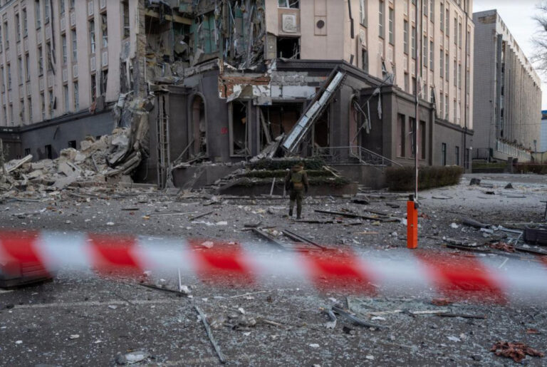 Los palos y las piedras