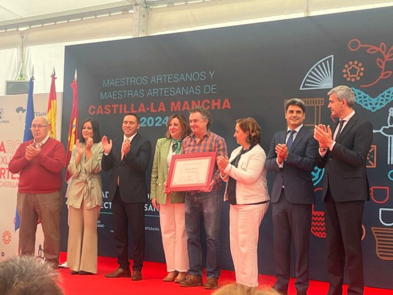 El artesano puertollanense Virgilio Vizcaíno es  reconocido como Maestro Artesano en FARCAMA
