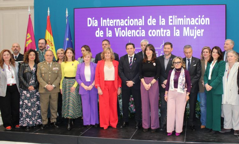 Blanca Fernández destaca la necesidad de luchar frente al negacionismo contar con mejores medios de protección e incentivar la educación en igualdad