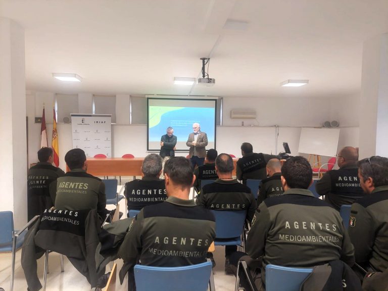 El Gobierno regional forma a una veintena de agentes medioambientes en el diseño y programación de actividades de educación ambiental