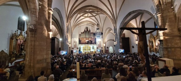 Manuel Blanco y Daniel Oyarzábal logran llenar Santa María La Mayor con un espectacular concierto