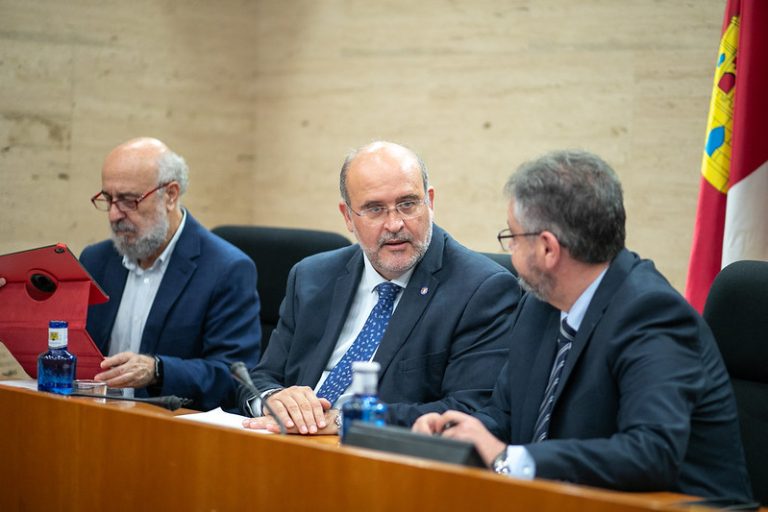 El Gobierno regional impulsará enmiendas a los Presupuestos de 2025 para incluir ayudas a municipios afectados por la DANA
