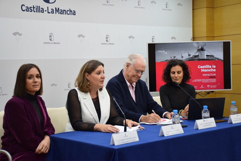 El sector turístico marca récords al generar 3.600 millones de euros en 2023 y recupera su peso en el PIB regional previo a la pandemia, un 7,3 por ciento