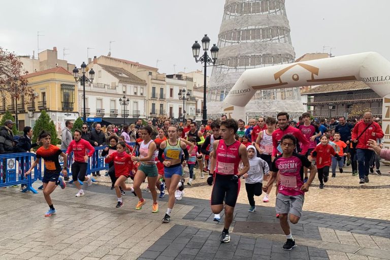 1.250 corredores, a los que no desanimó ni la lluvia, participaron en la carrera popular “Miguel Ángel Serrano”
