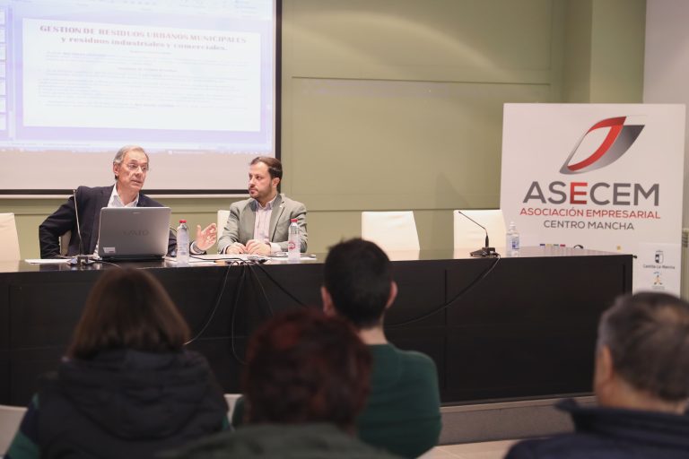 ASECEM y FECIR celebran una jornada de formación sobre el tratamiento de residuos plásticos