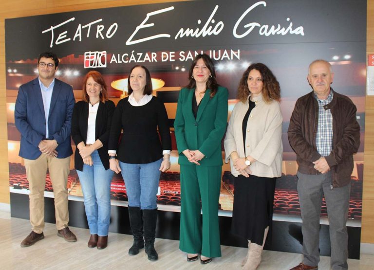 Blanca Fernández destaca la labor de los centros de mayores en el fomento del envejecimiento activo y en la mejora de la calidad de vida