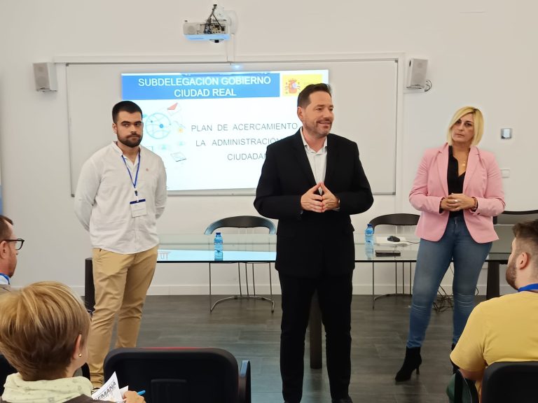 El subdelegado del Gobierno en Ciudad Real destaca la importancia de la inclusión digital para el desarrollo de nuestro país
