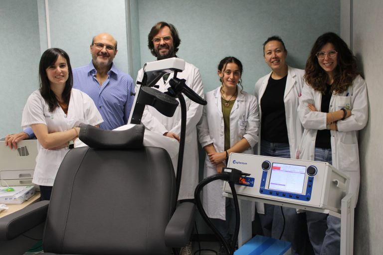 El Hospital Universitario Mancha Centro incorpora la Estimulación Magnética Transcraneal para el tratamiento de la depresión resistente y el trastorno obsesivo-compulsivo