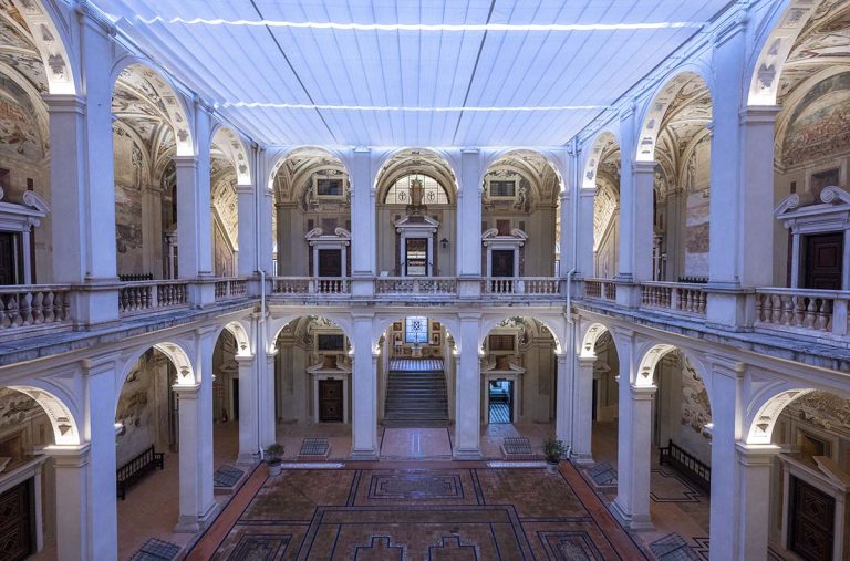 Inaugurada la nueva iluminación artística del Palacio del Marqués de Santa Cruz, en Viso del Marqués