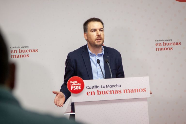 PSOE critica la iniciativa de Vox en las Cortes de C-LM sobre inmigración y afirma que es «un partido xenófobo»