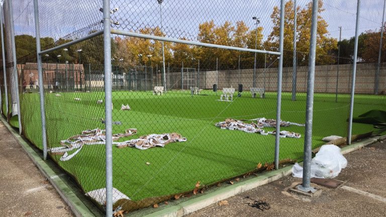 El Patronato de Deportes acomete la remodelación de las pistas de tenis del Polideportivo Rey Juan Carlos