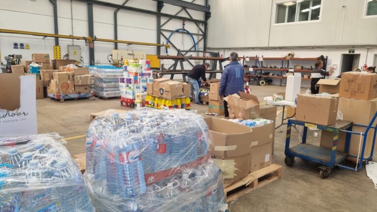 Avalancha solidaria en Puertollano: Acopia más de 50 toneladas de productos y centraliza la recogida en la Plaza de Toros
