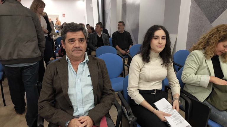 El Colegio de Enfermería de Ciudad Real entrega el premio al mejor expediente EIR a Belén Gómez López