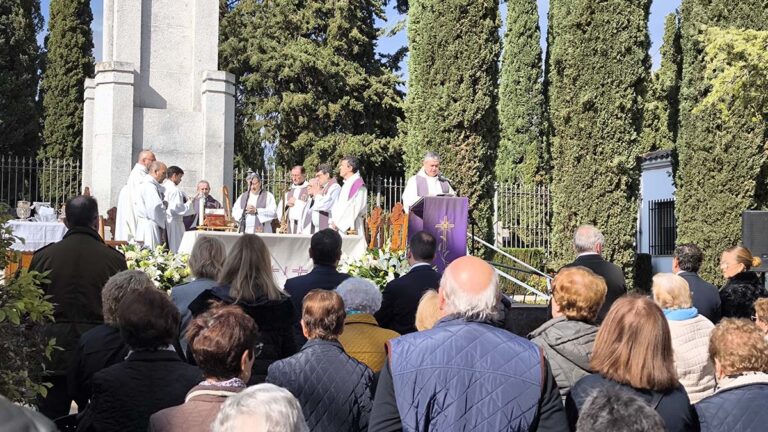 Ciudad Real: Misa de Todos los Difuntos a las puertas del cementerio