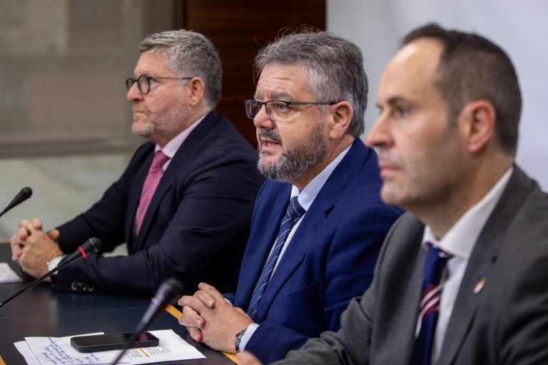 Moreno califica de “desprecio” a los afectados y dejación de funciones “imperdonable” la ausencia de Page en el debate sobre la DANA en las Cortes Regionales