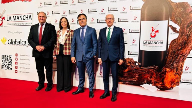 La DO La Mancha reconoce la trayectoria de varias personalidades en sus Premios Solidarios de 2024