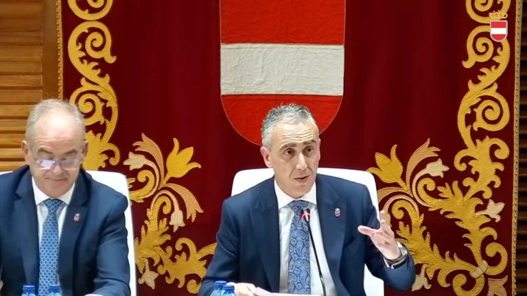 Ruiz defiende la instalación de un servicio de ‘office’ para recibir las visitas de Alcaldía que «esté a la altura de Puertollano»