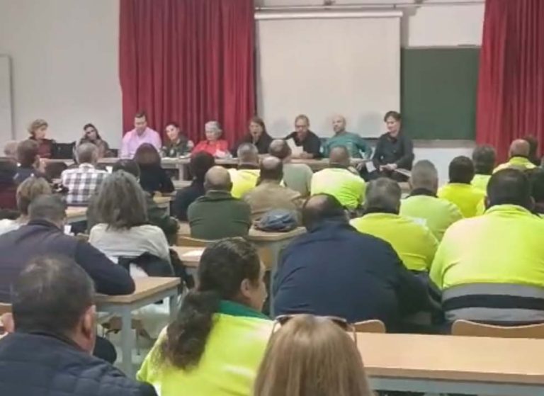 Trabajadores del Ayuntamiento de Puertollano exigen al alcalde que «ejecute» en nómina y sin discriminaciones el «montante» acordado