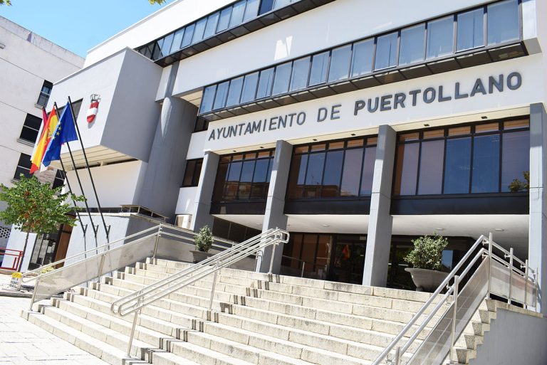 El Ayuntamiento de Puertollano abre bolsas de psicólogo y de profesor de Educación de Adultos