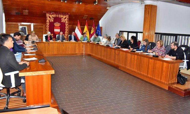 Puertollano: La Mesa de Absentismo Escolar buscará mayor coordinación e implicación de los centros educativos