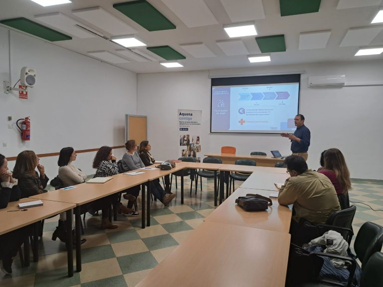 Ayuntamiento de Ciudad Real y Aquona trabajan para garantizar el acceso al agua sin barreras con el Programa Contigo
