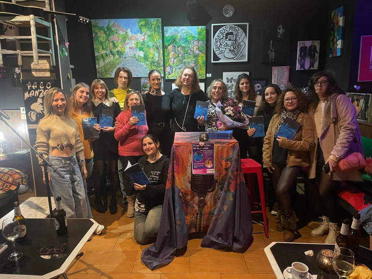 Puertollano: Virginia Herrera, de ARTFEM, presentó su última novela «Una tarde cualquiera» en un acto lleno de sororidad
