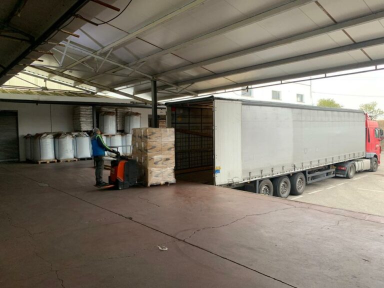 El Gobierno de Castilla-La Mancha envía a la Comunidad Valenciana cerca de tres millones de artículos de protección individual