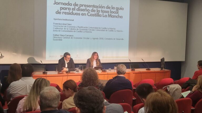 El Gobierno regional y la UCLM presentan la ‘Guía del diseño de la tasa municipal de residuos’ para colaborar con los ayuntamientos en la elaboración de sus ordenanzas fiscales