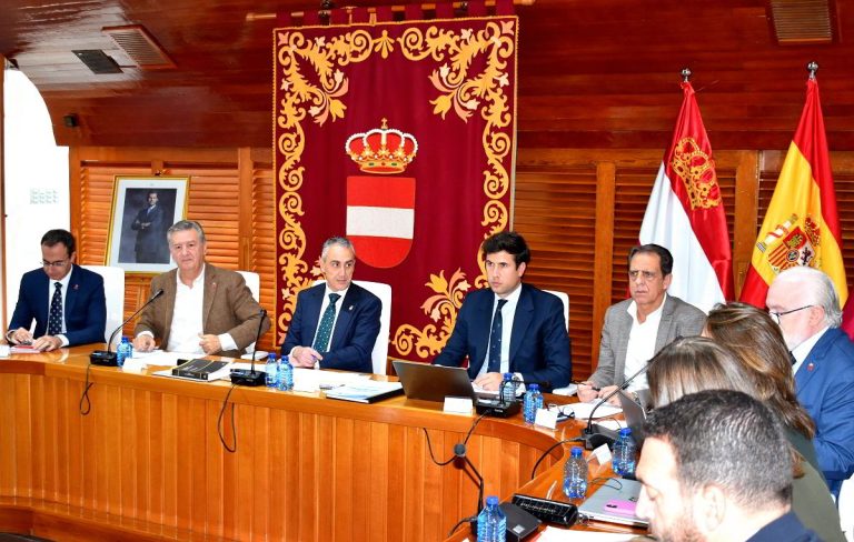 Puertollano: El PP impulsa una subida del agua del 3,1% para sanear la empresa entre acusaciones de «traición» a la ciudadanía del PSOE