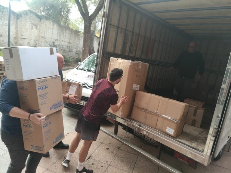 Un camión con productos básicos parte de Ciudad Real a las localidades afectadas por la DANA
