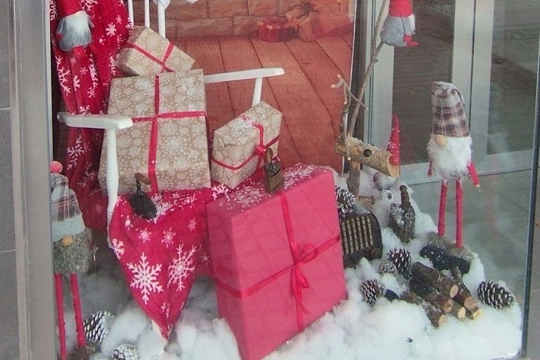 El Ayuntamiento convoca, a través de Promoción Económica, el XI Concurso de Escaparatismo Navideño
