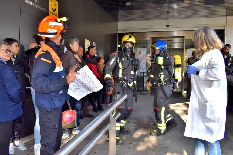 Puertollano: Un centenar de personas son evacuadas del Centro de Salud IV en un simulacro de incendio