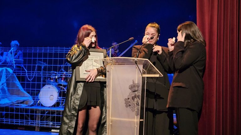 Con lágrimas de emoción, Tanxugueiras reciben el IV Galardón Nacional de Folklore ‘Juan Cañí’