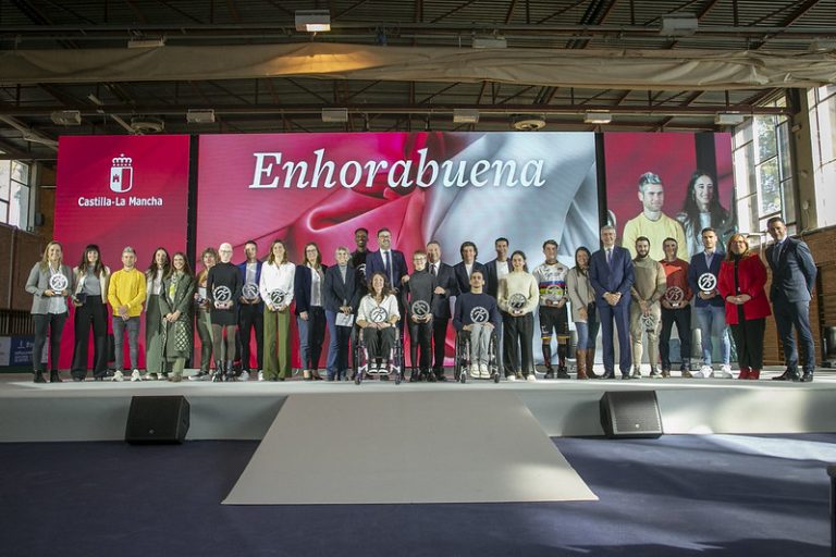 El presidente García-Page anuncia un nuevo “programa de becas” para los deportistas de Castilla-La Mancha “que se propongan ser olímpicos”