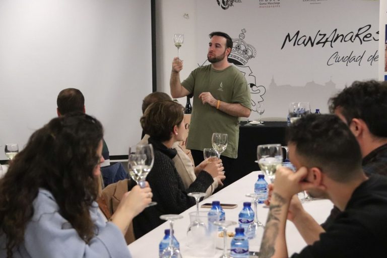 ‘Manzanares. Tierra de vinos’ acerca la cultura del vino a la población joven