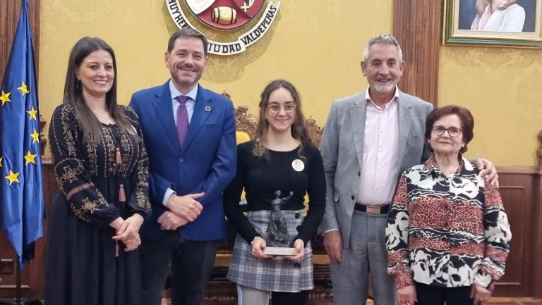 Valdepeñas reconoce a la paralímpica Beatriz Lérida en el Día Internacional de las Personas con Discapacidad