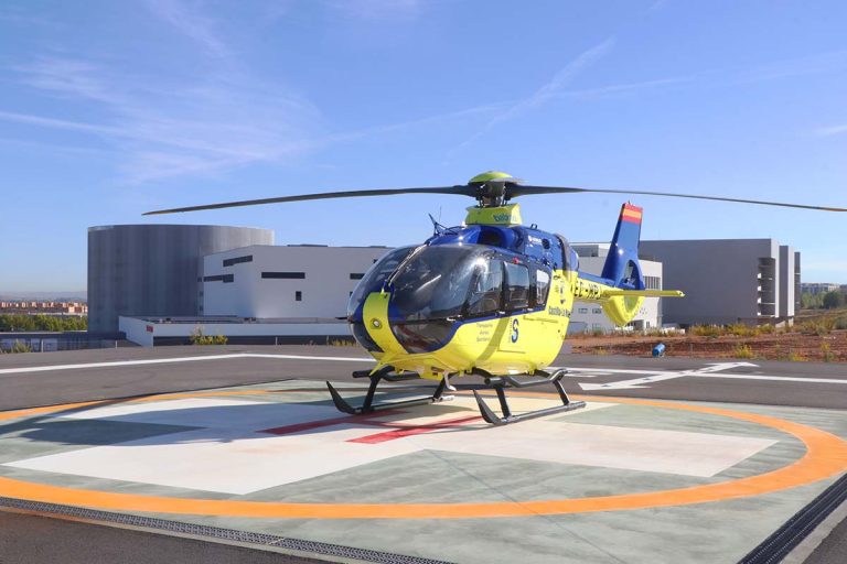 Hospitalizado un trabajador tras precipitarse desde 10 metros de altura en Pedro Muñoz