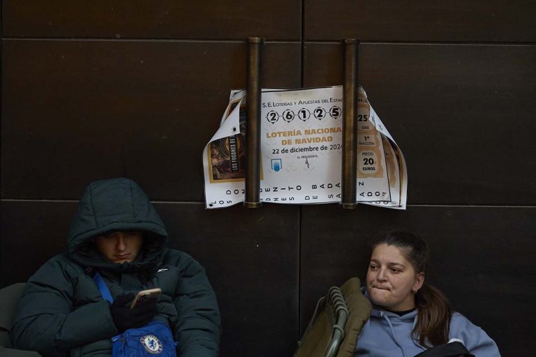 El 11.840, tercer premio dotado con 500.000 euros la serie cae en Talavera, Mocejón, La Roda y Almoguera