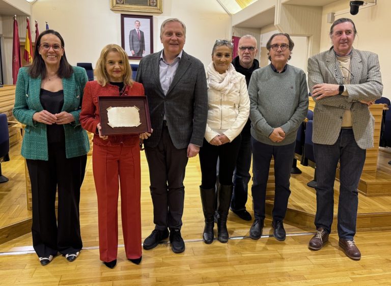 El Ayuntamiento de Ciudad Real homenajea al Grupo Literario Guadiana por su 50 aniversario