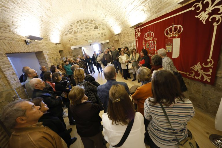 El programa de ‘Cortes Abiertas’ permite este año a más de 4.000 personas para conocer la sede del Parlamento de Castilla-La Mancha