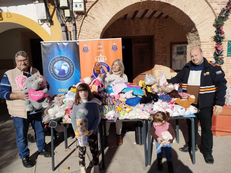 Carrión de Calatrava recoge peluches y juguetes para los niños afectados por la DANA en Valencia