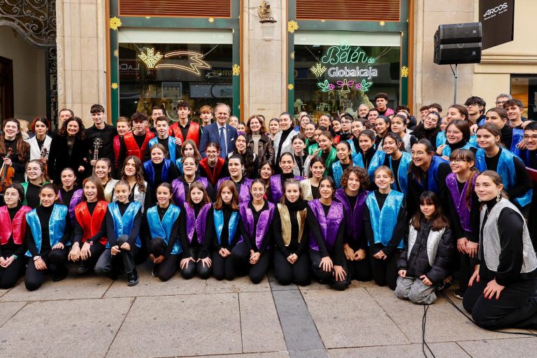 Globalcaja da la bienvenida a la Navidad con la inauguración de su Belén más social